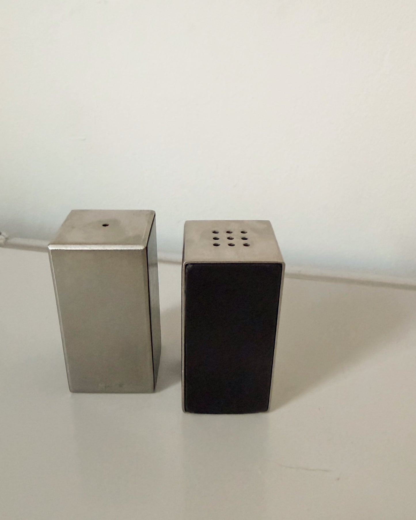 Set Sel et poivre moderniste d'Amboss Neuzeughammer