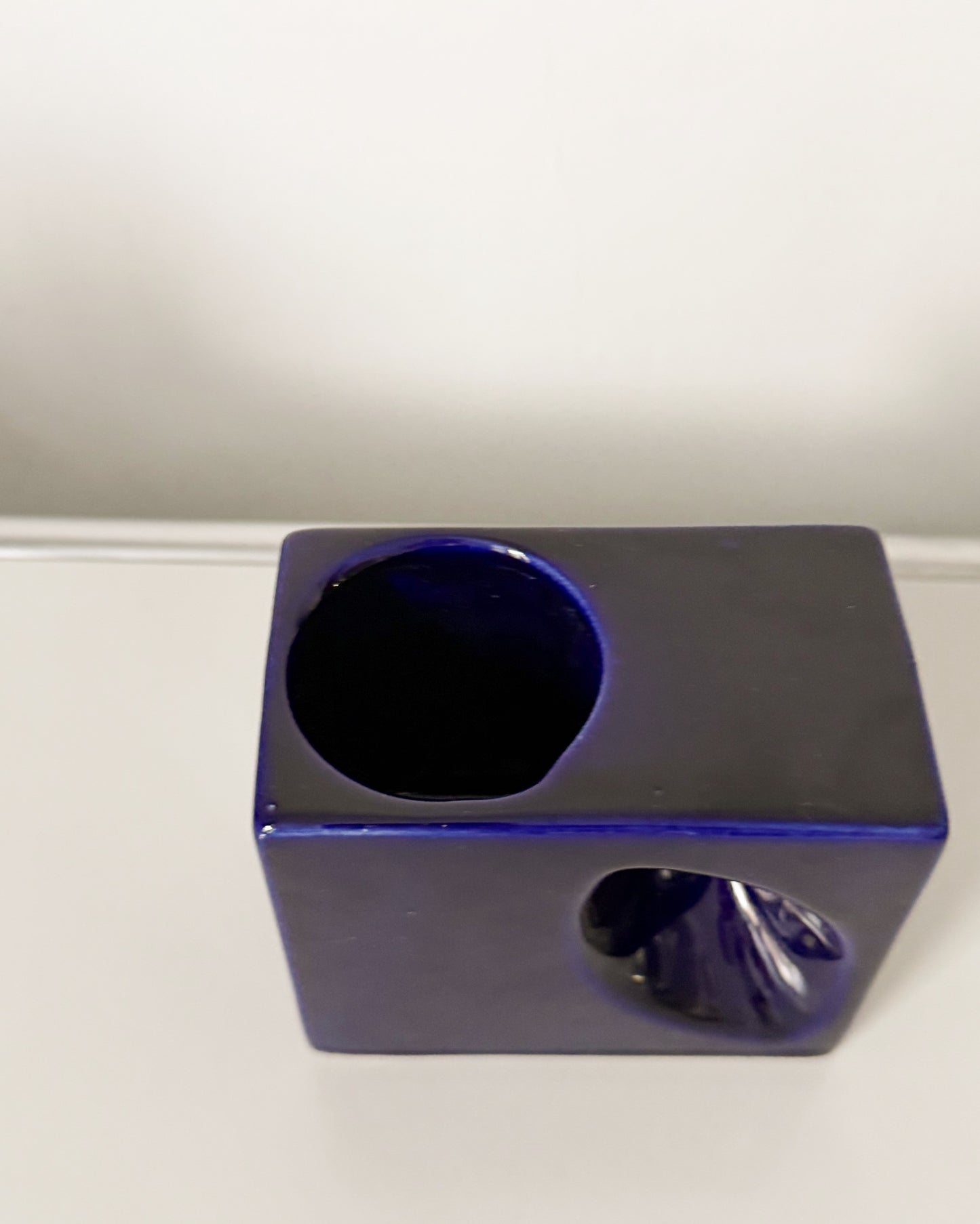 Vase cubique en céramique bleue Manufacture hollandaise AFINA RIJNSBURG