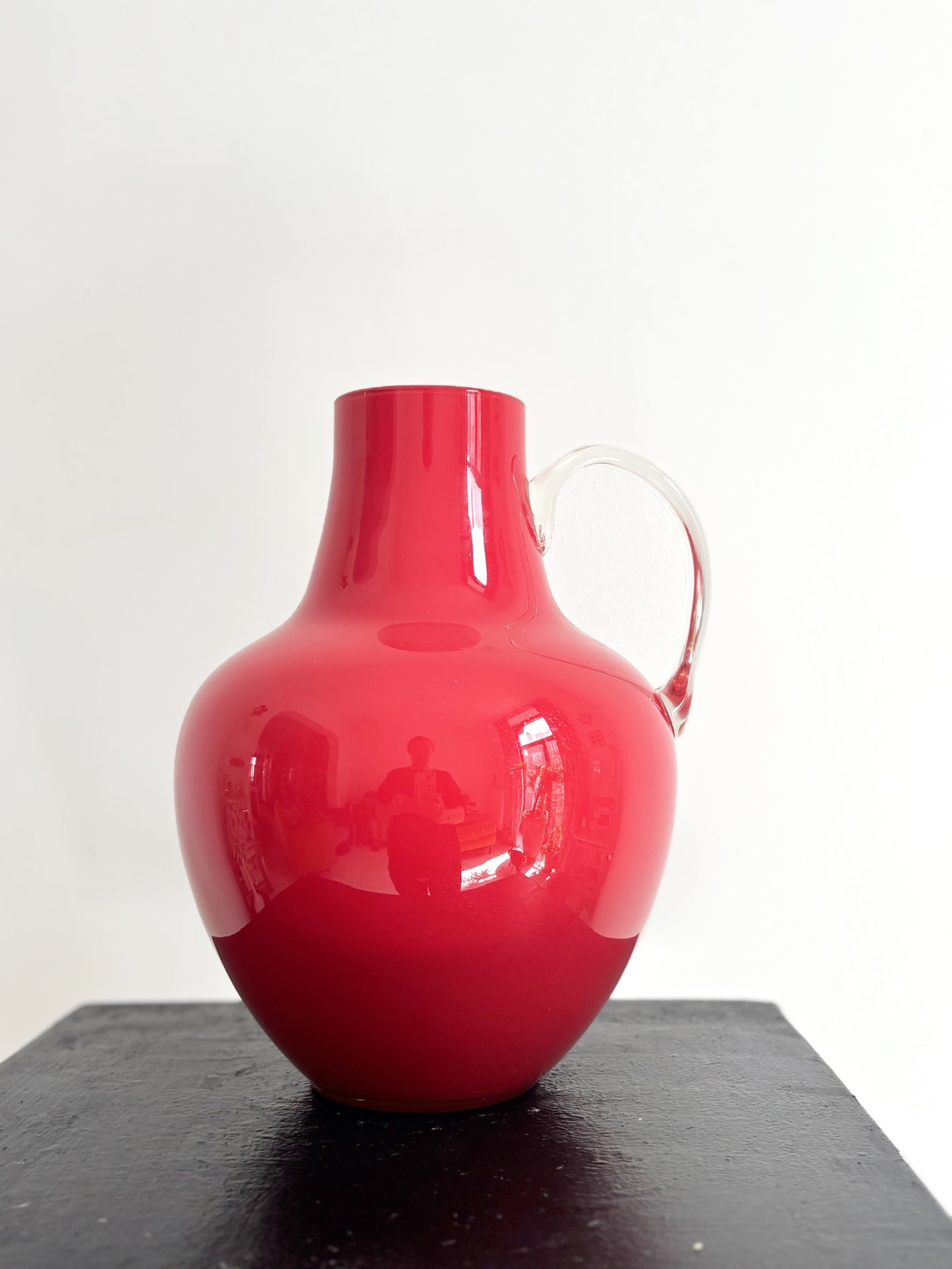 Vase en opaline d'Empoli rose framboise