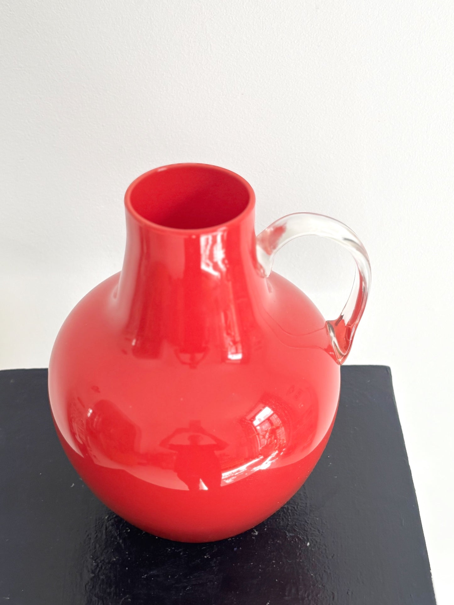 Vase en opaline d'Empoli rose framboise
