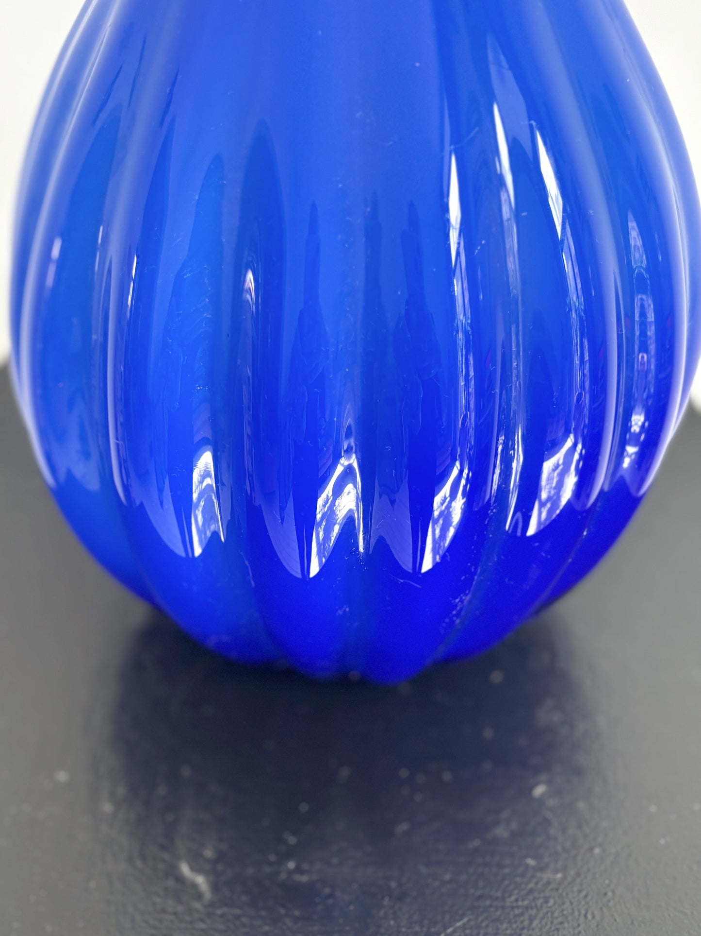 Vase en opaline Empoli bleu cobalt