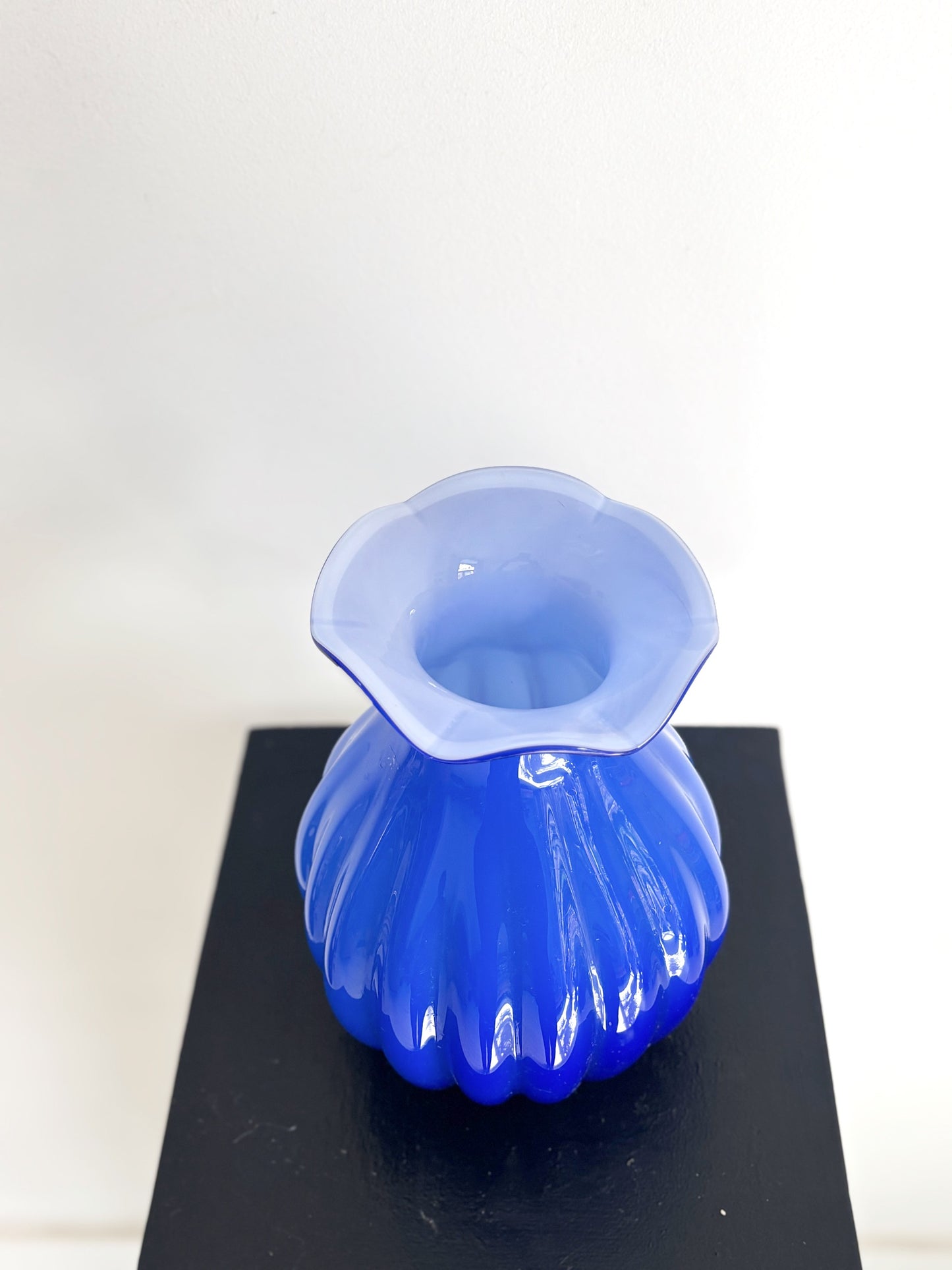 Vase en opaline Empoli bleu cobalt