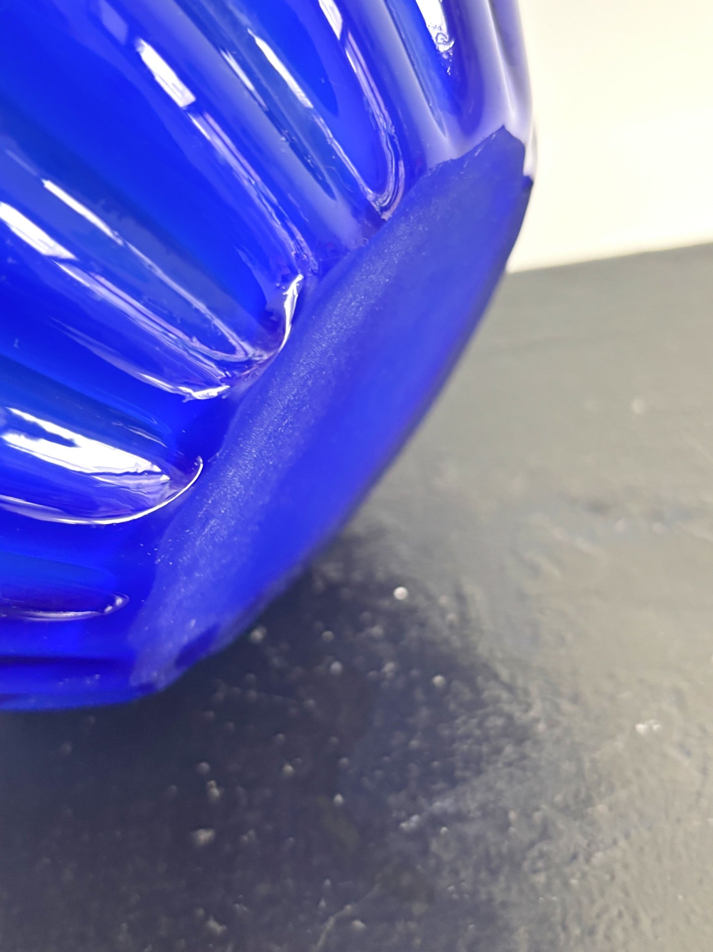 Vase en opaline Empoli bleu cobalt