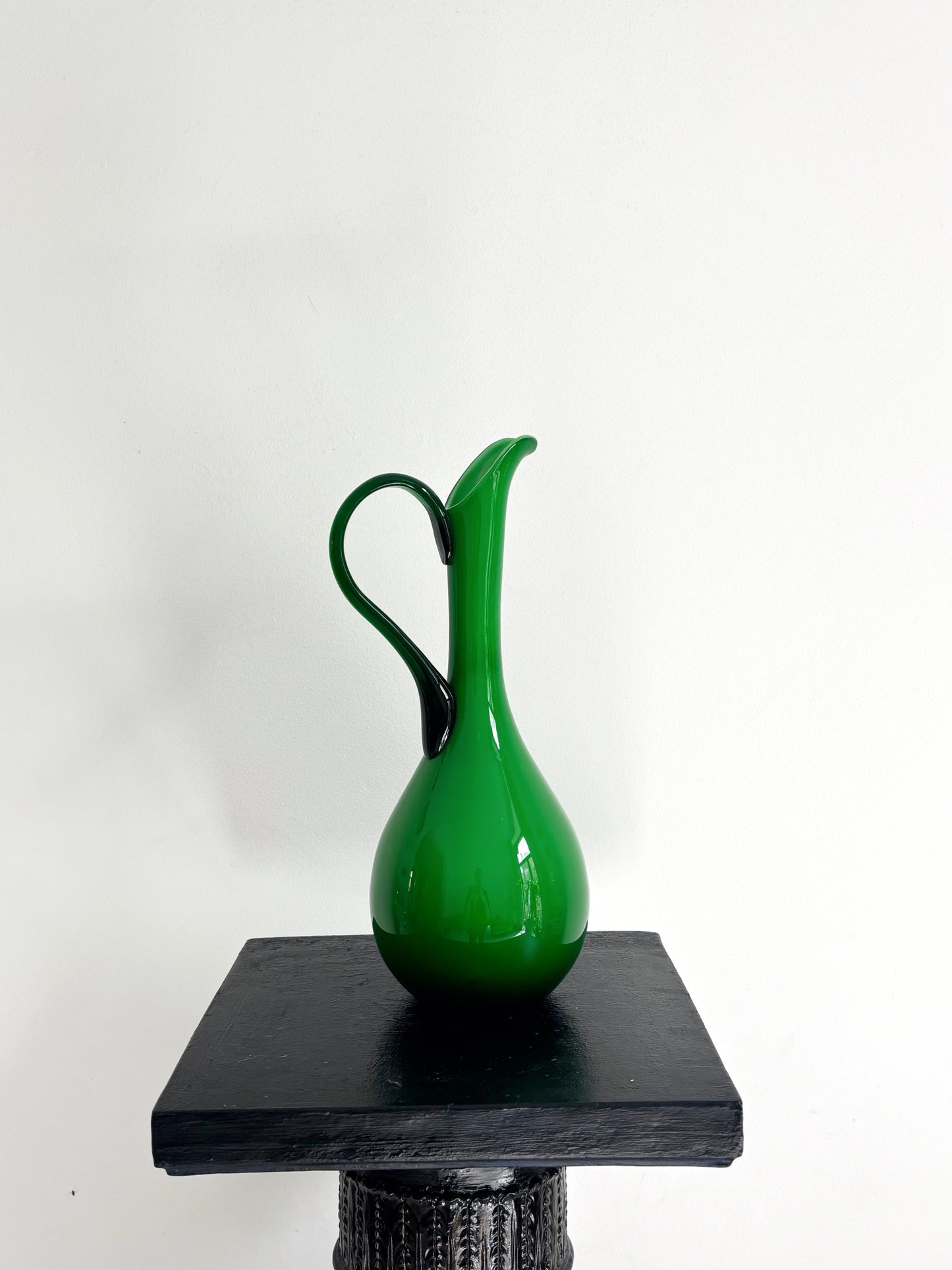 Vase, pichet en opaline d'Empoli vert gazon.