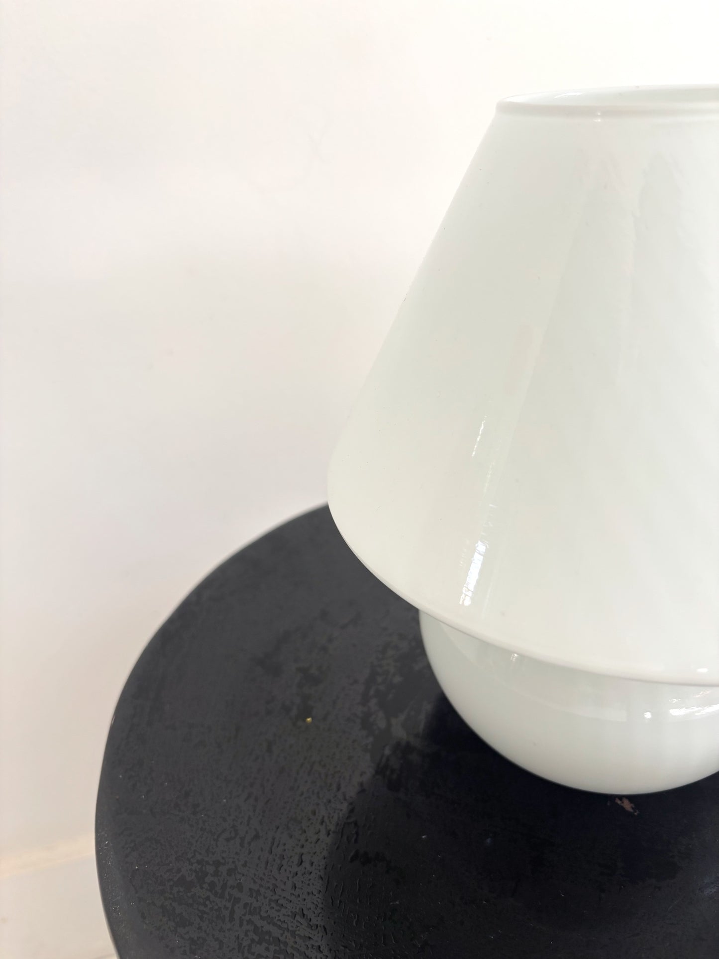 Lampe champignon blanche en opaline de Murano