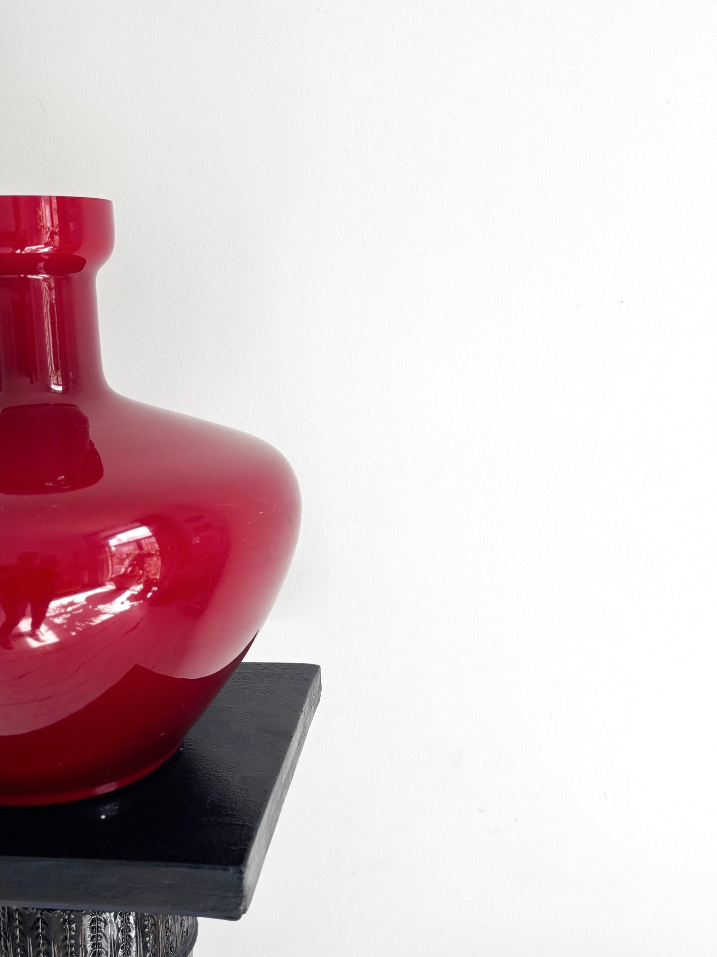 Grand vase Empoli en opaline rouge