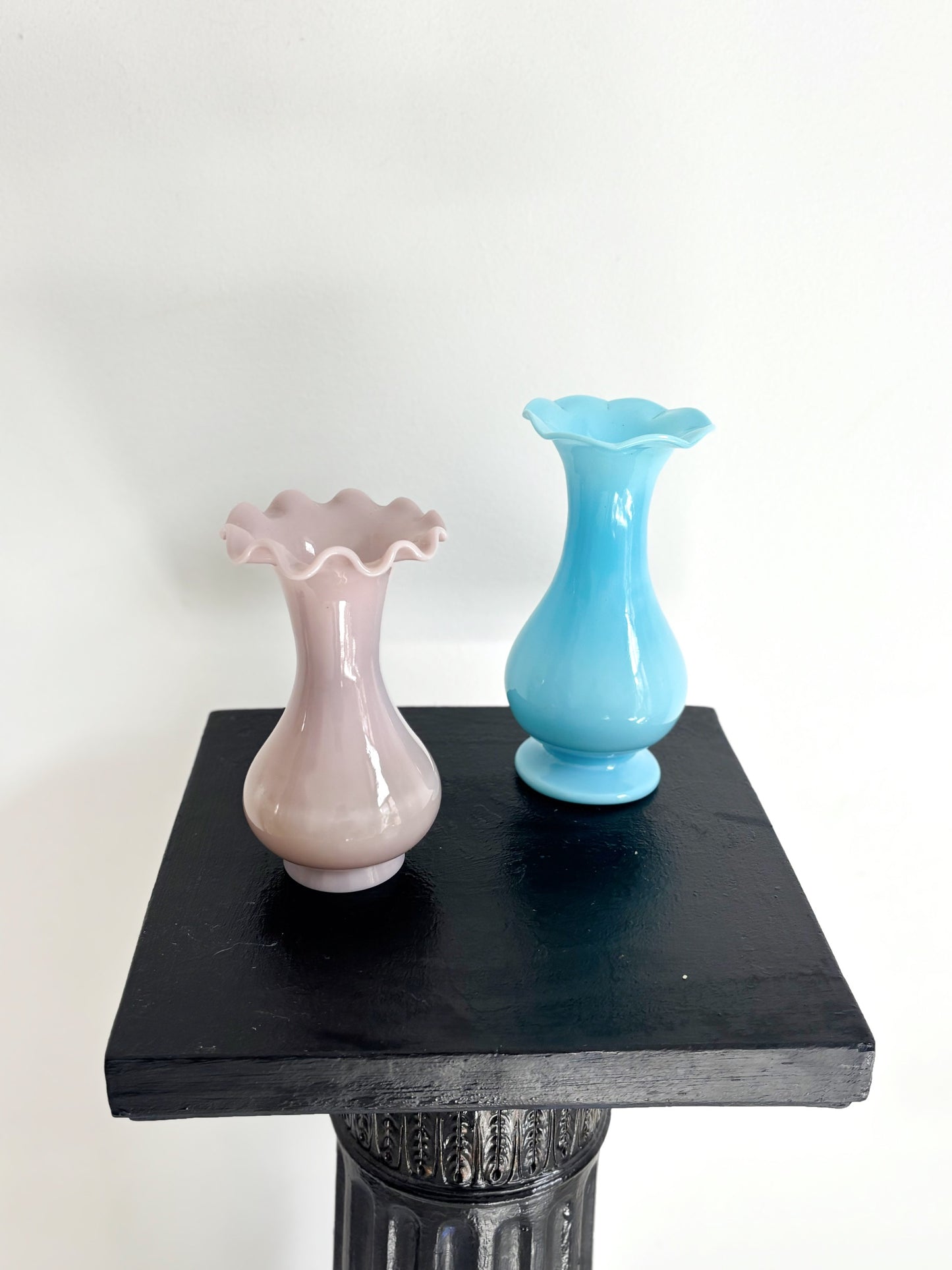 Ensemble de 2 vases en opaline de Portieux