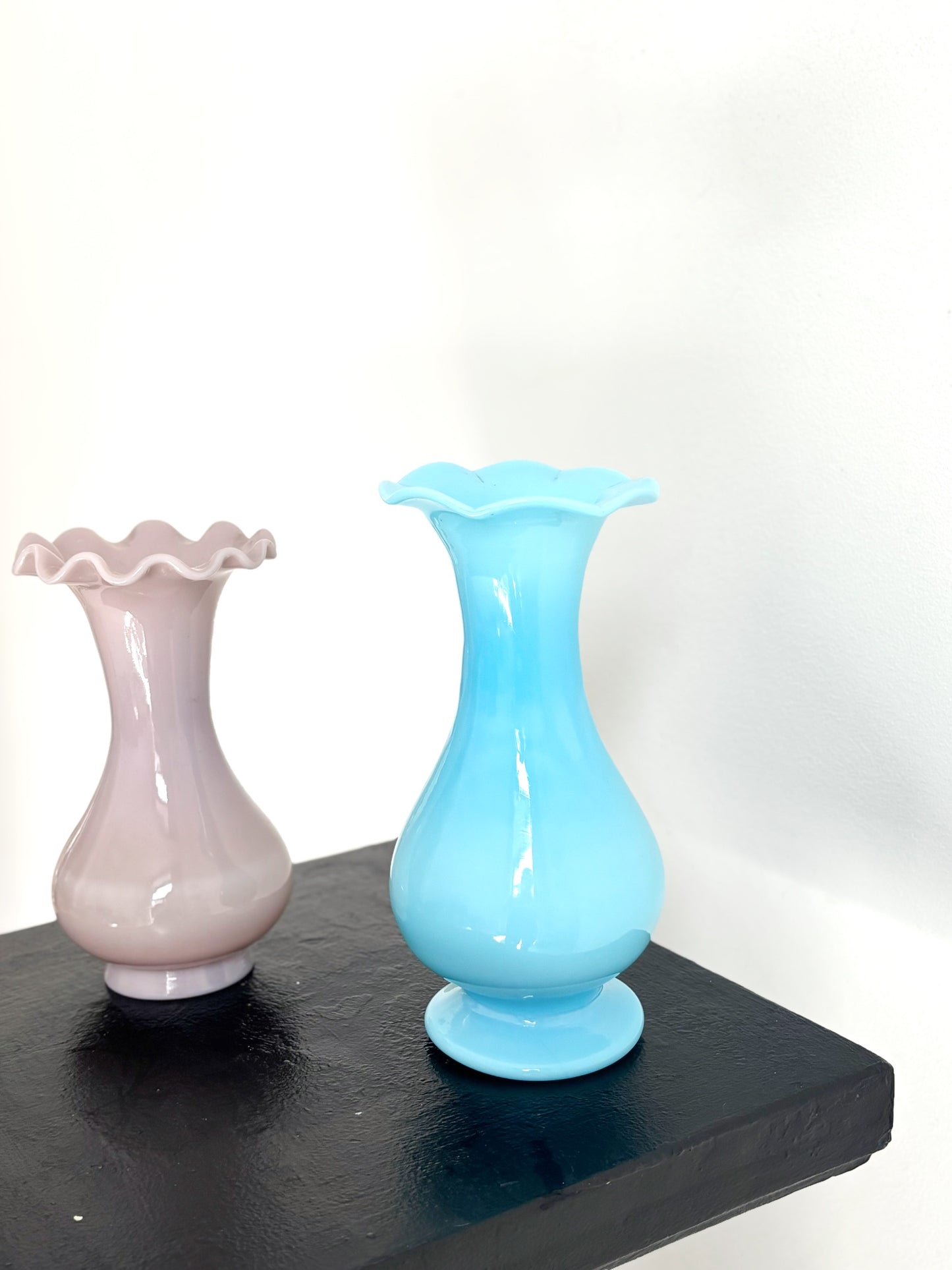 Ensemble de 2 vases en opaline de Portieux