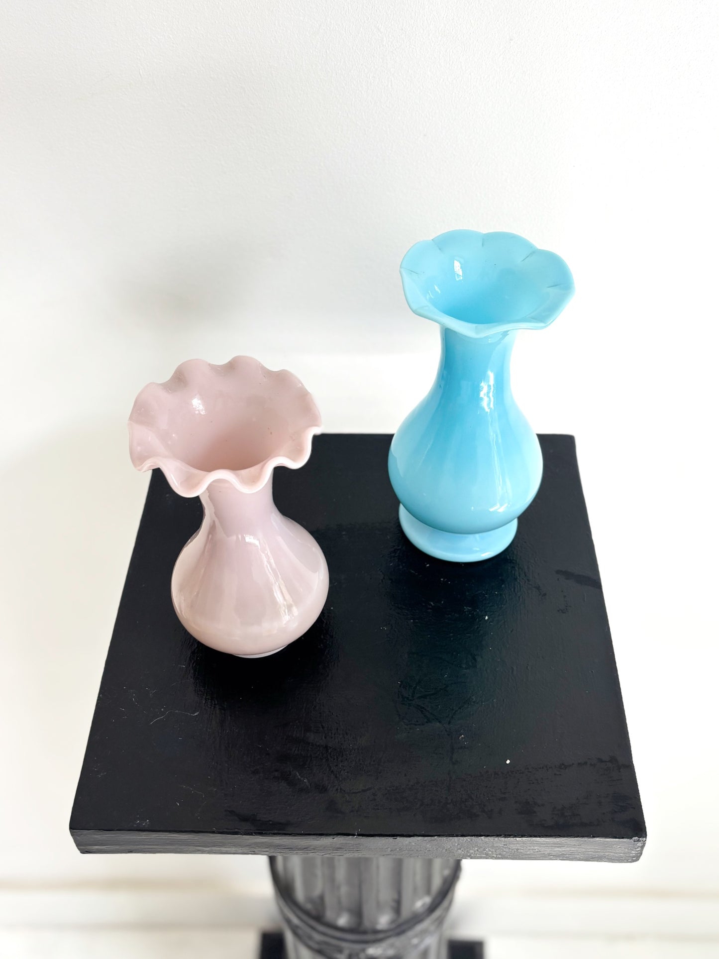 Ensemble de 2 vases en opaline de Portieux