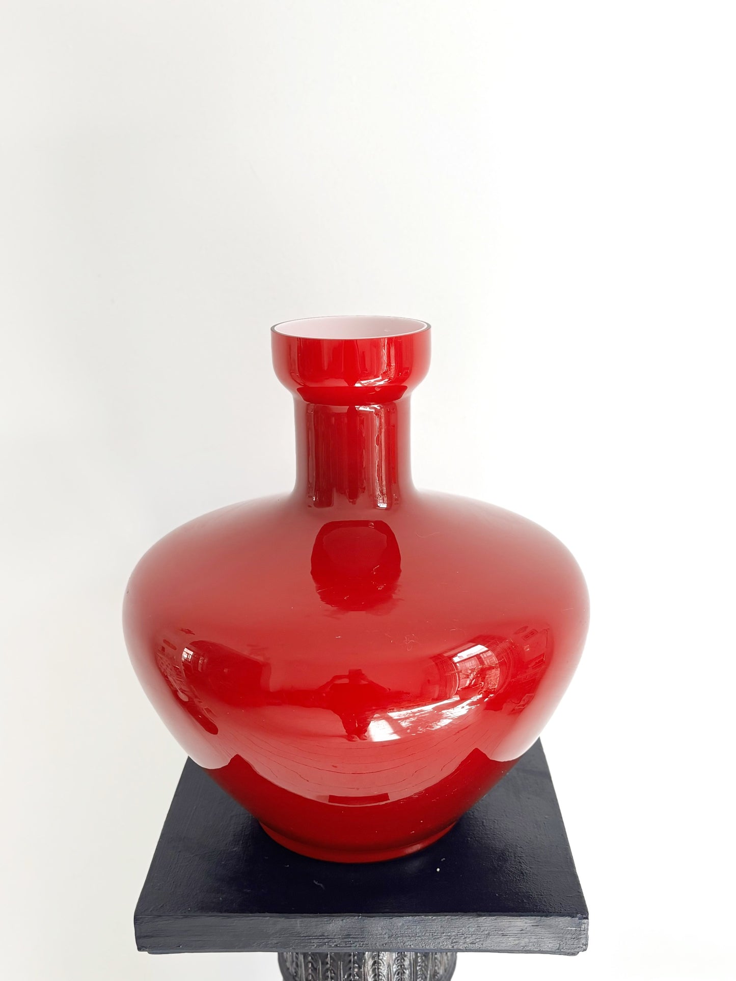 Grand vase Empoli en opaline rouge