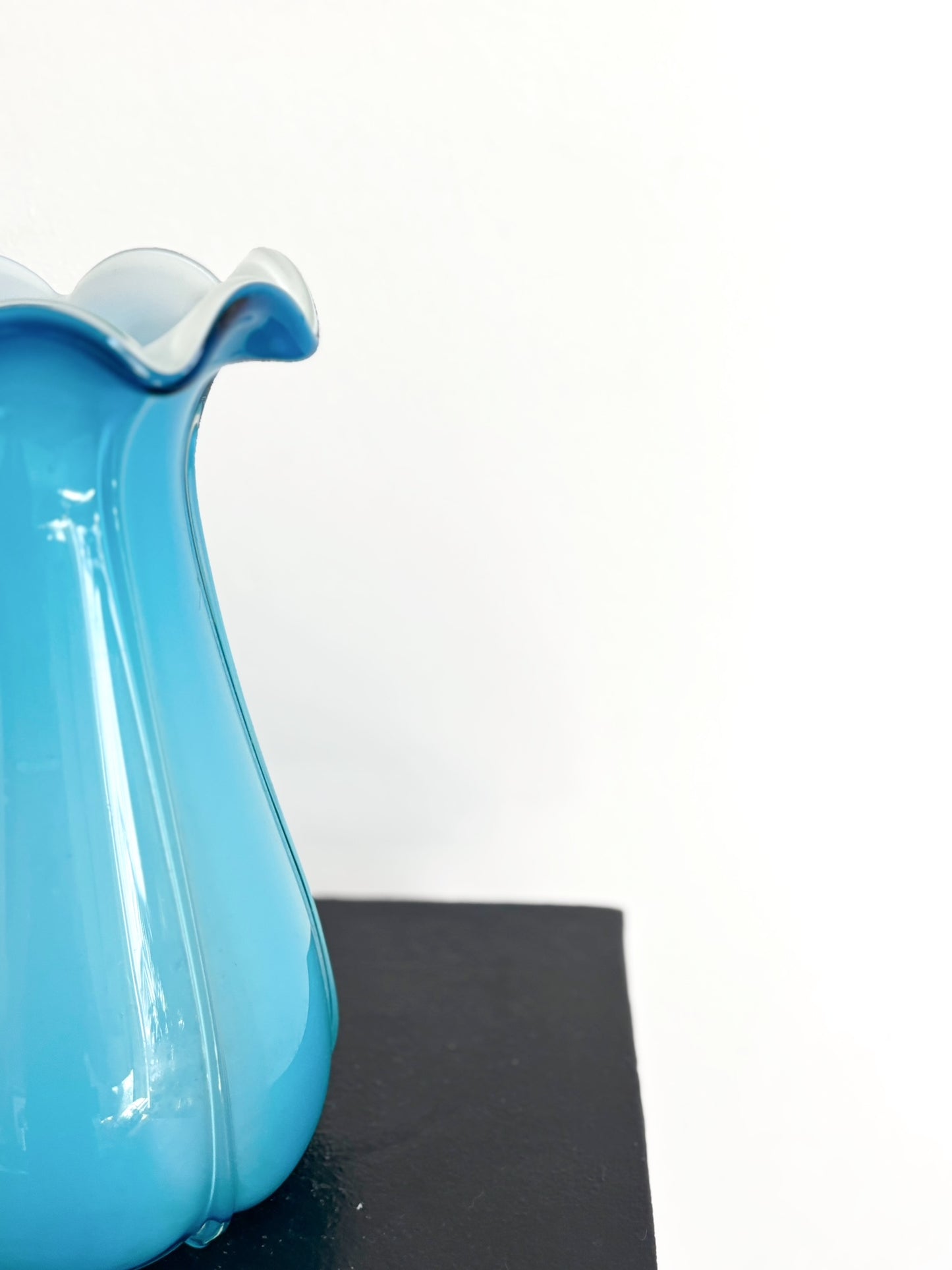 Vase turquoise en opaline Empoli