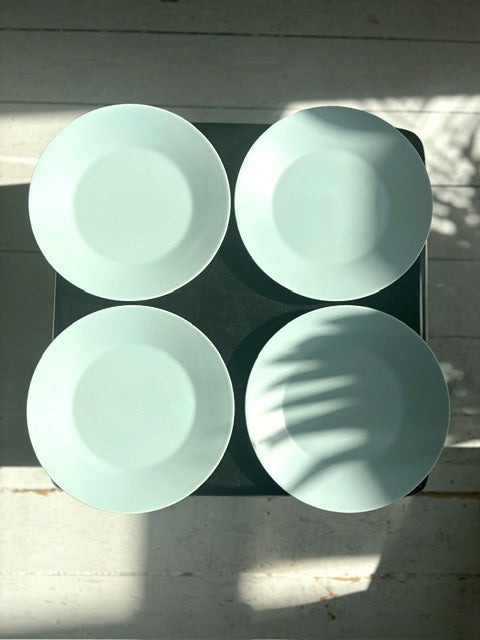 Ensemble de 4 assiettes bleu ciel Boch Frères Vedette