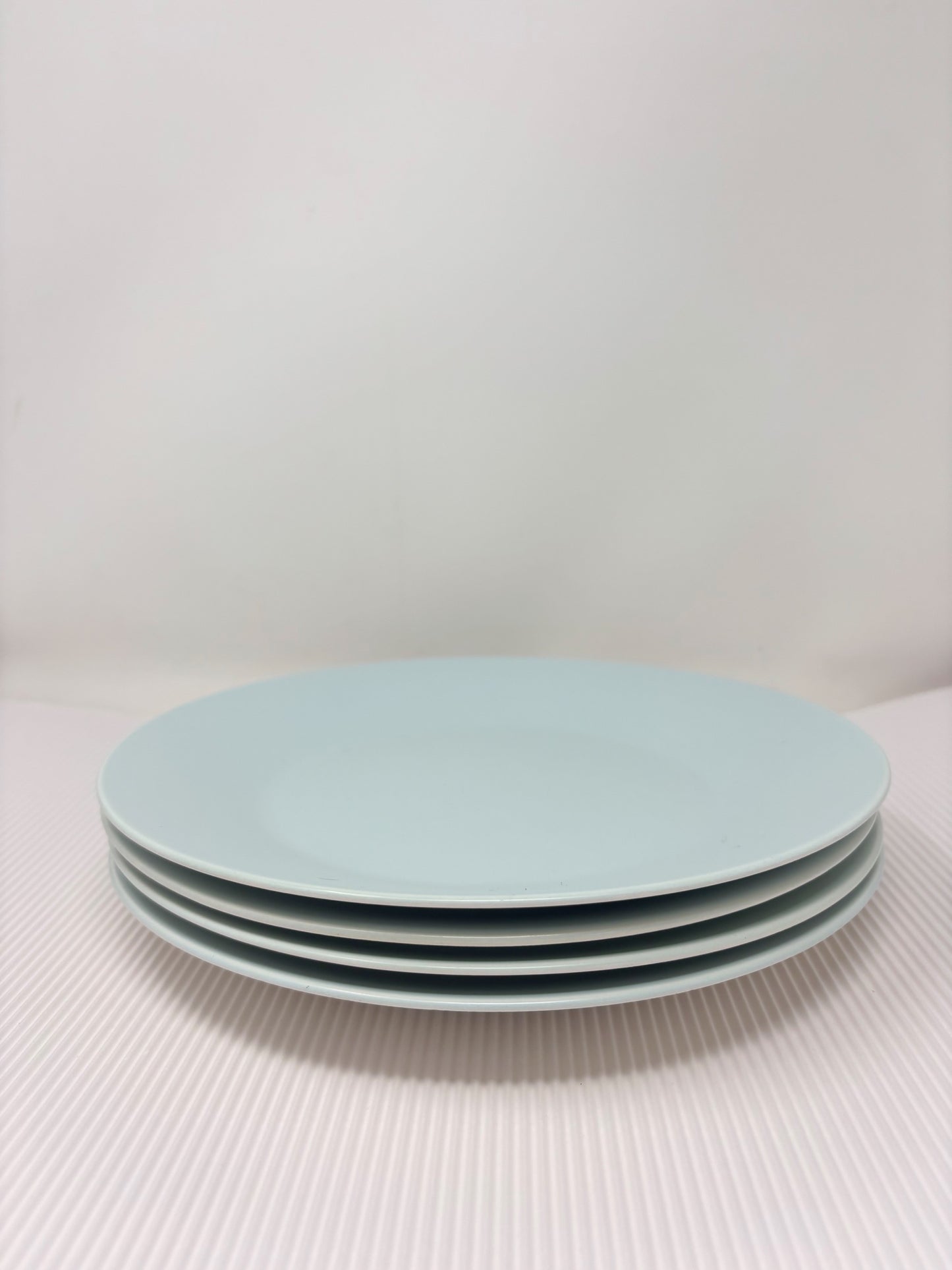 Ensemble de 4 assiettes bleu ciel Boch Frères Vedette