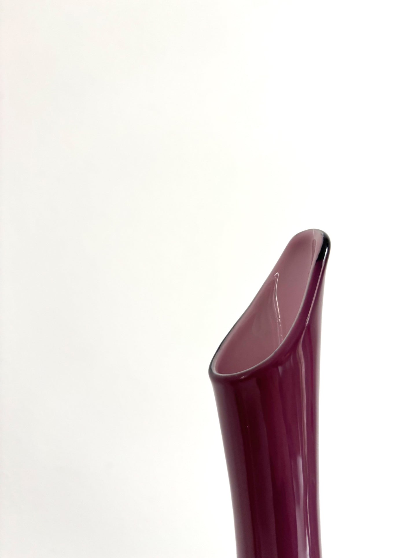 Vase mauve en opaline de Florence