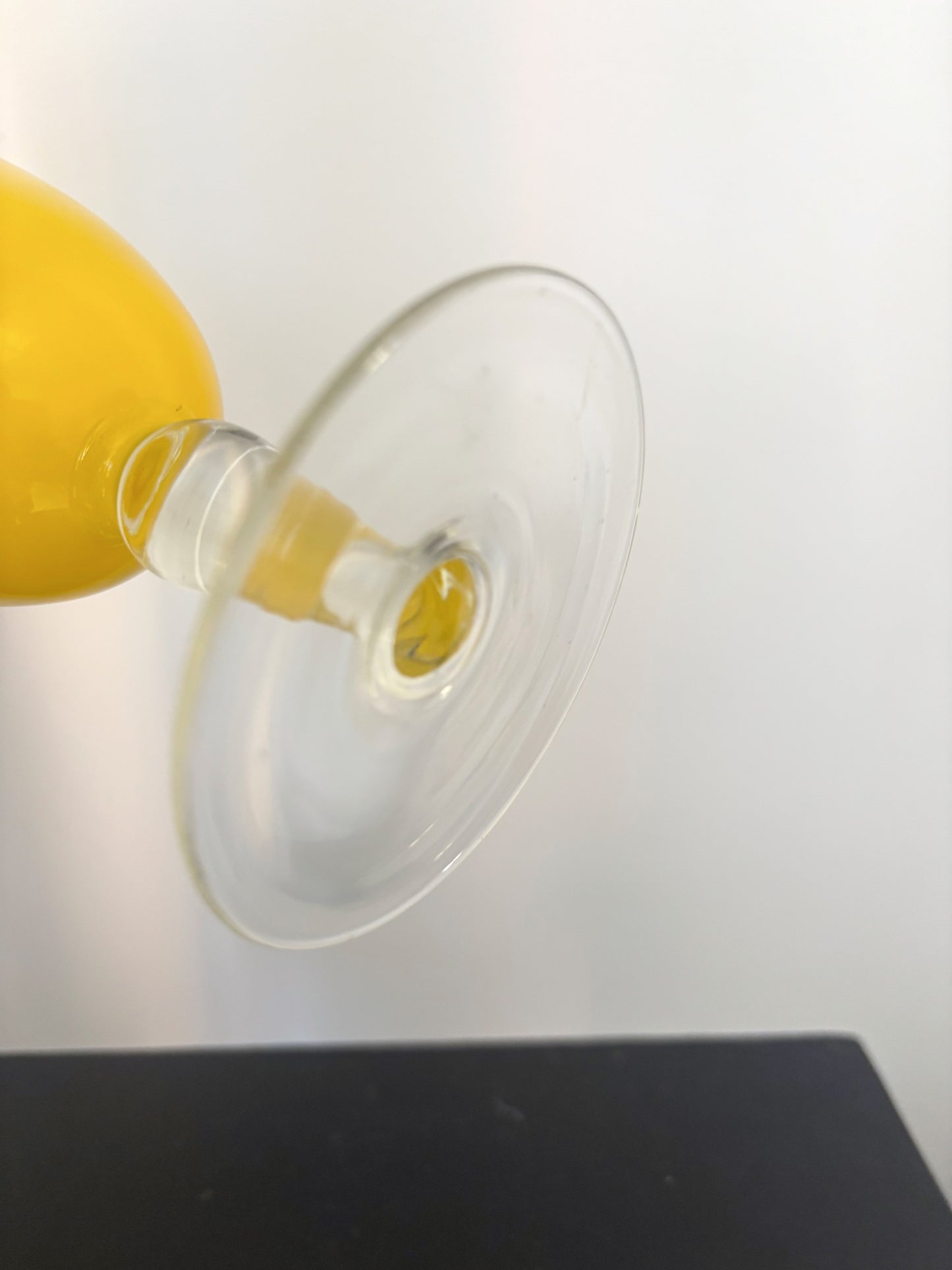 Vase en opaline Jaune