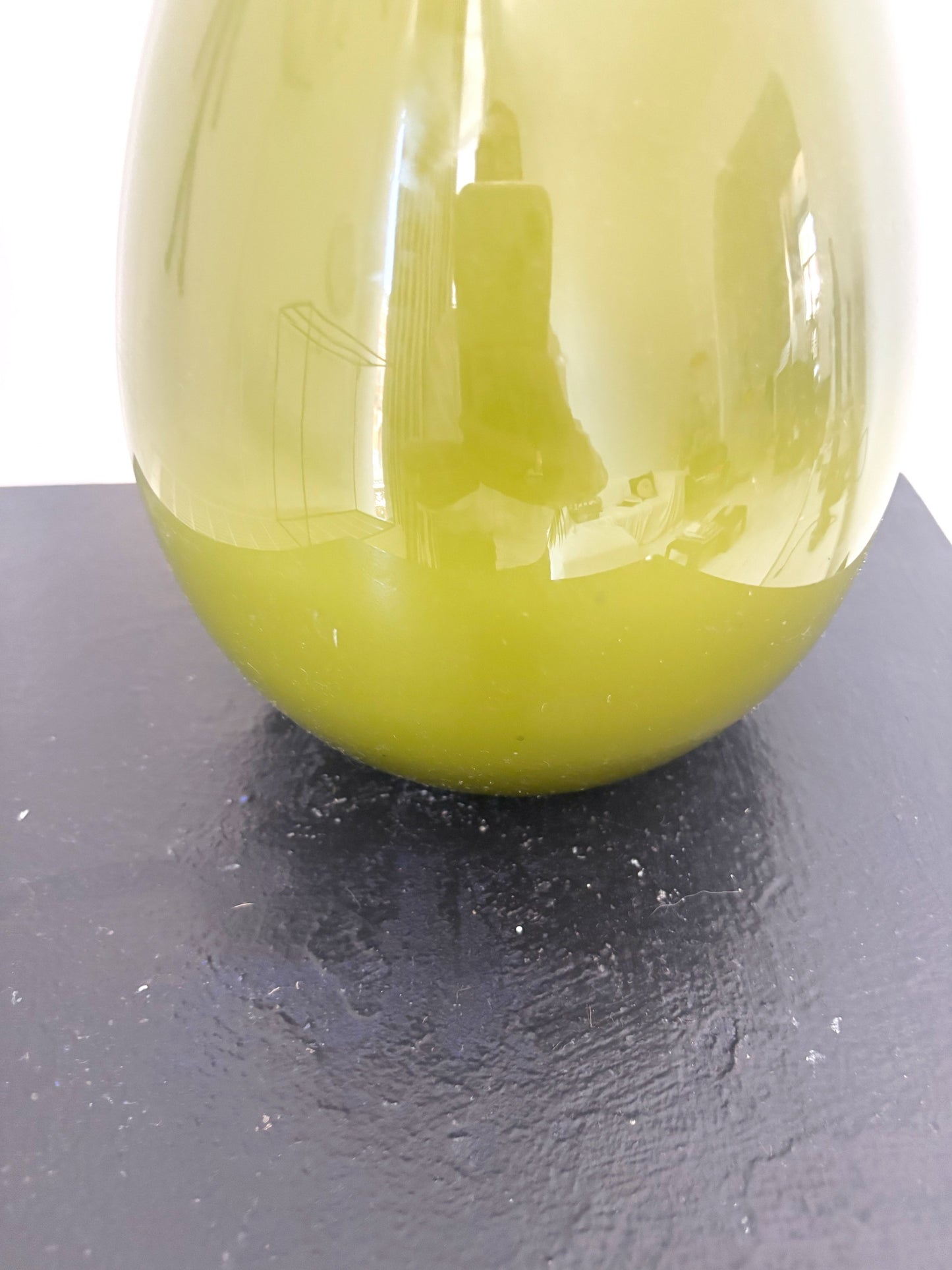 Bouteille vert Olive en opaline d'Empoli