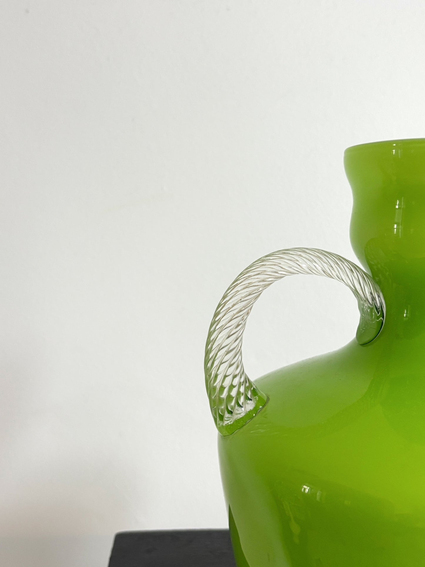 Vase en opaline d'Empoli vert citron