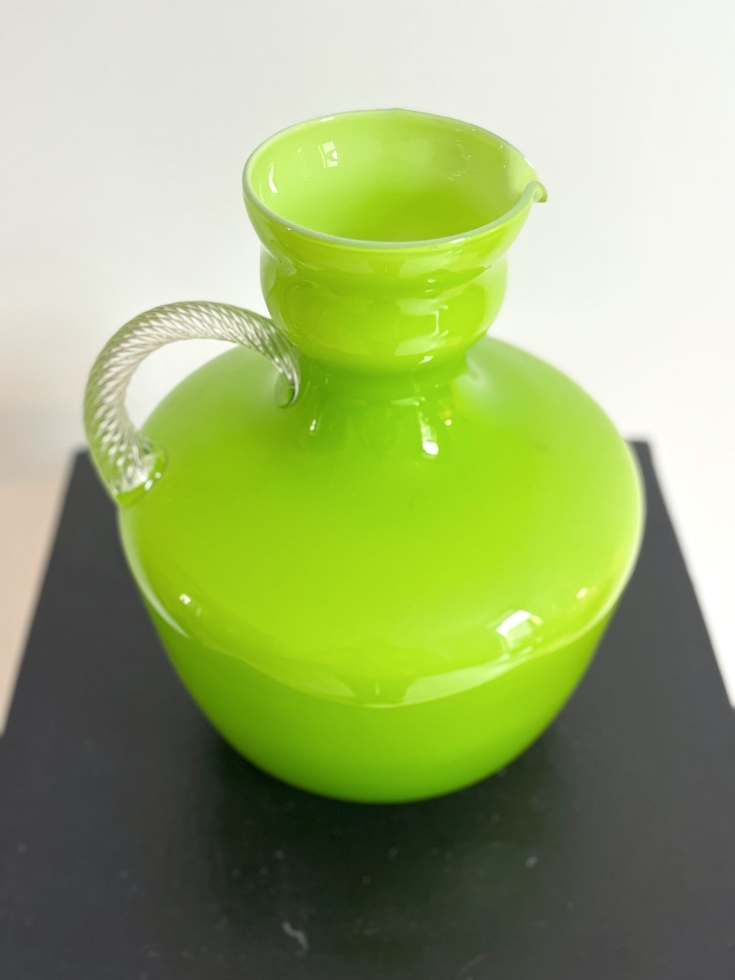 Vase en opaline d'Empoli vert citron