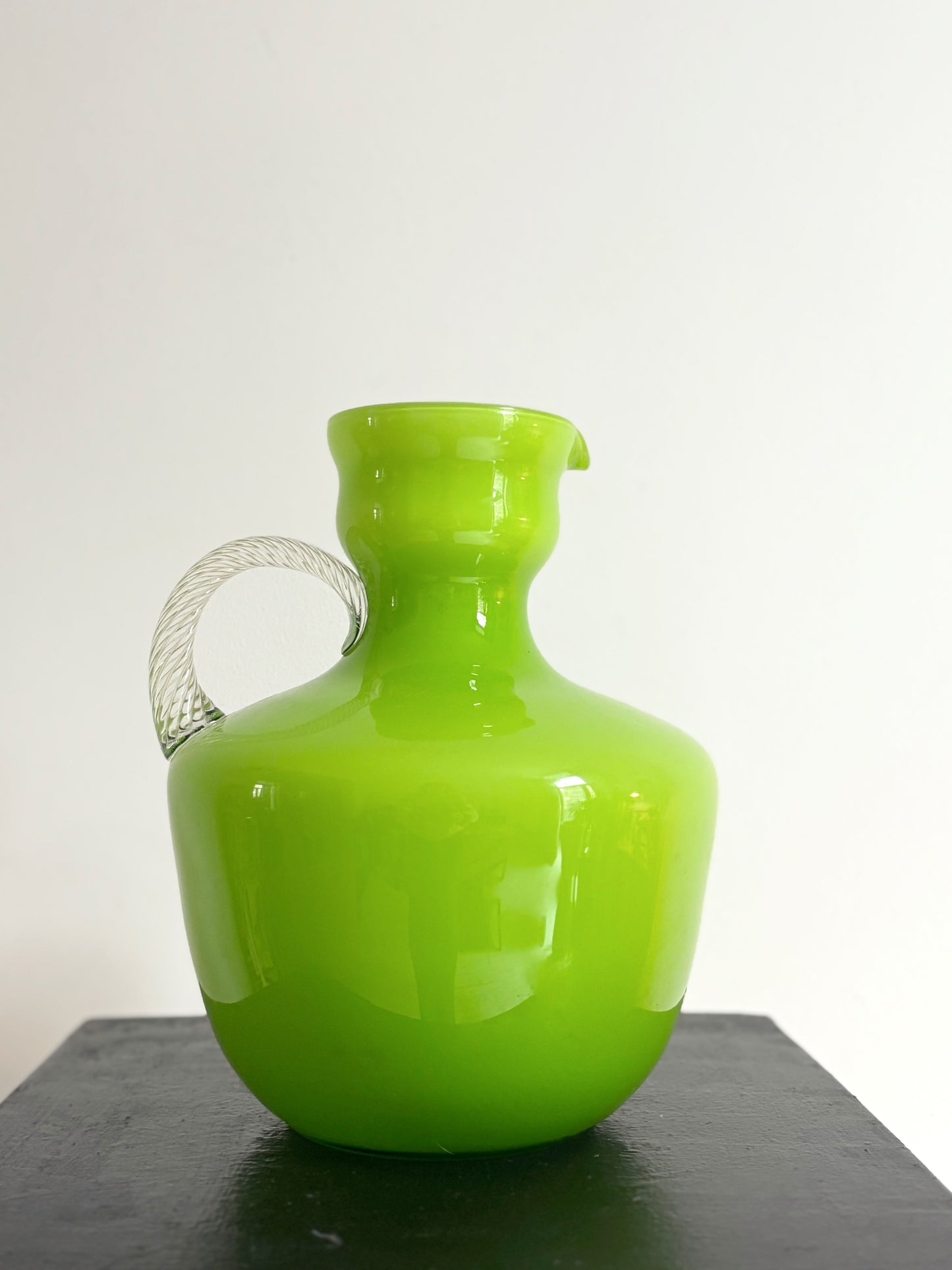 Vase en opaline d'Empoli vert citron