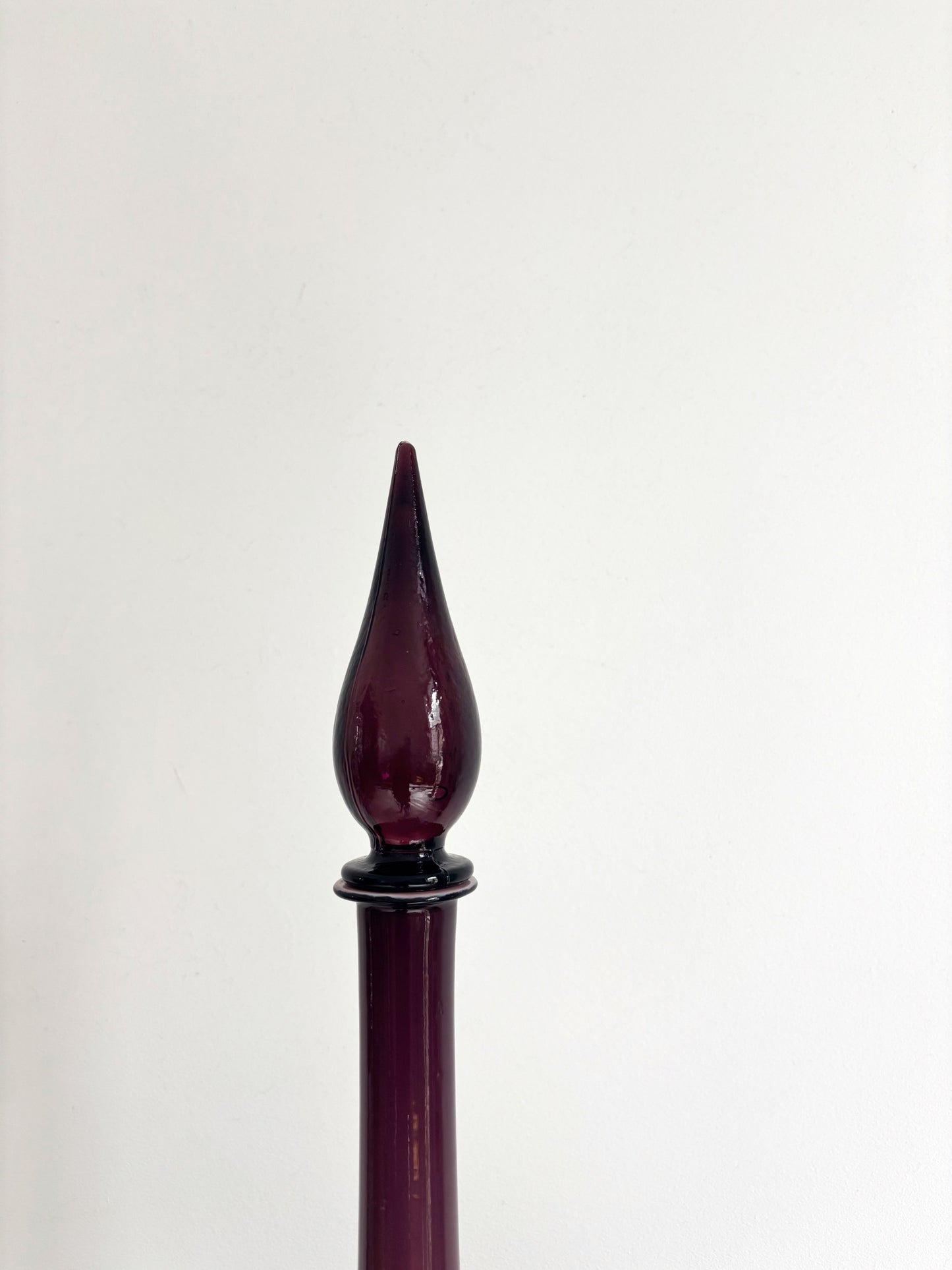 Bouteille en opaline mauve d'Empoli