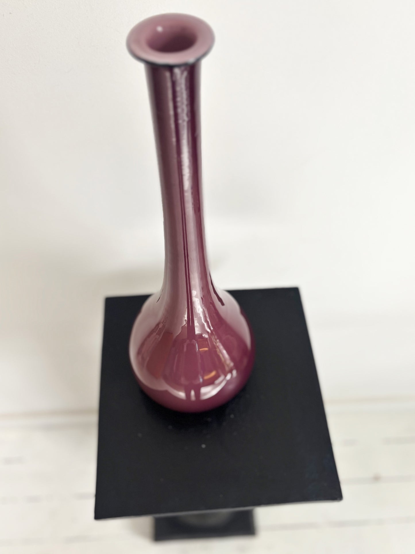 Bouteille en opaline mauve d'Empoli