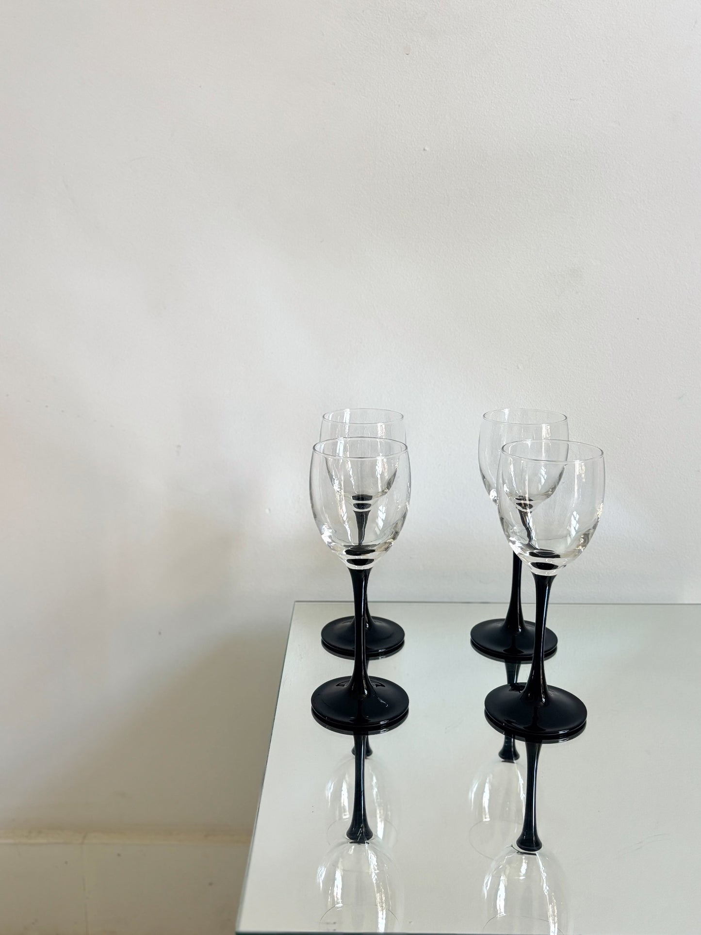 Ensemble de 4 verres à vin Luminarc pieds noirs