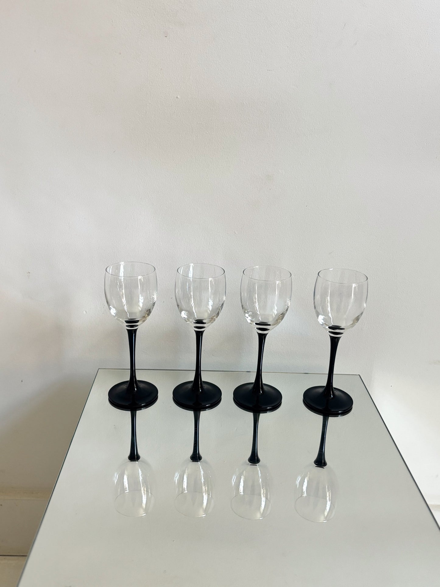 Ensemble de 4 verres à vin Luminarc pieds noirs