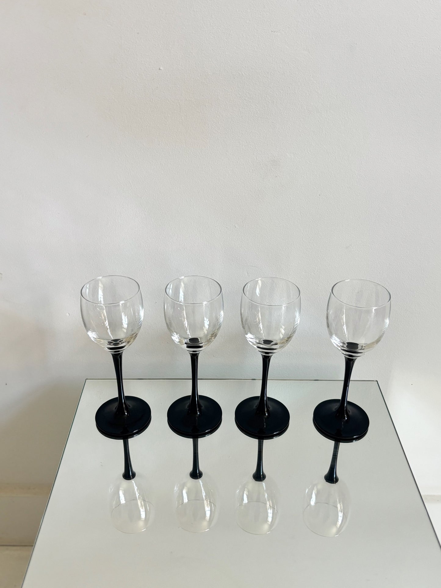 Ensemble de 4 verres à vin Luminarc pieds noirs