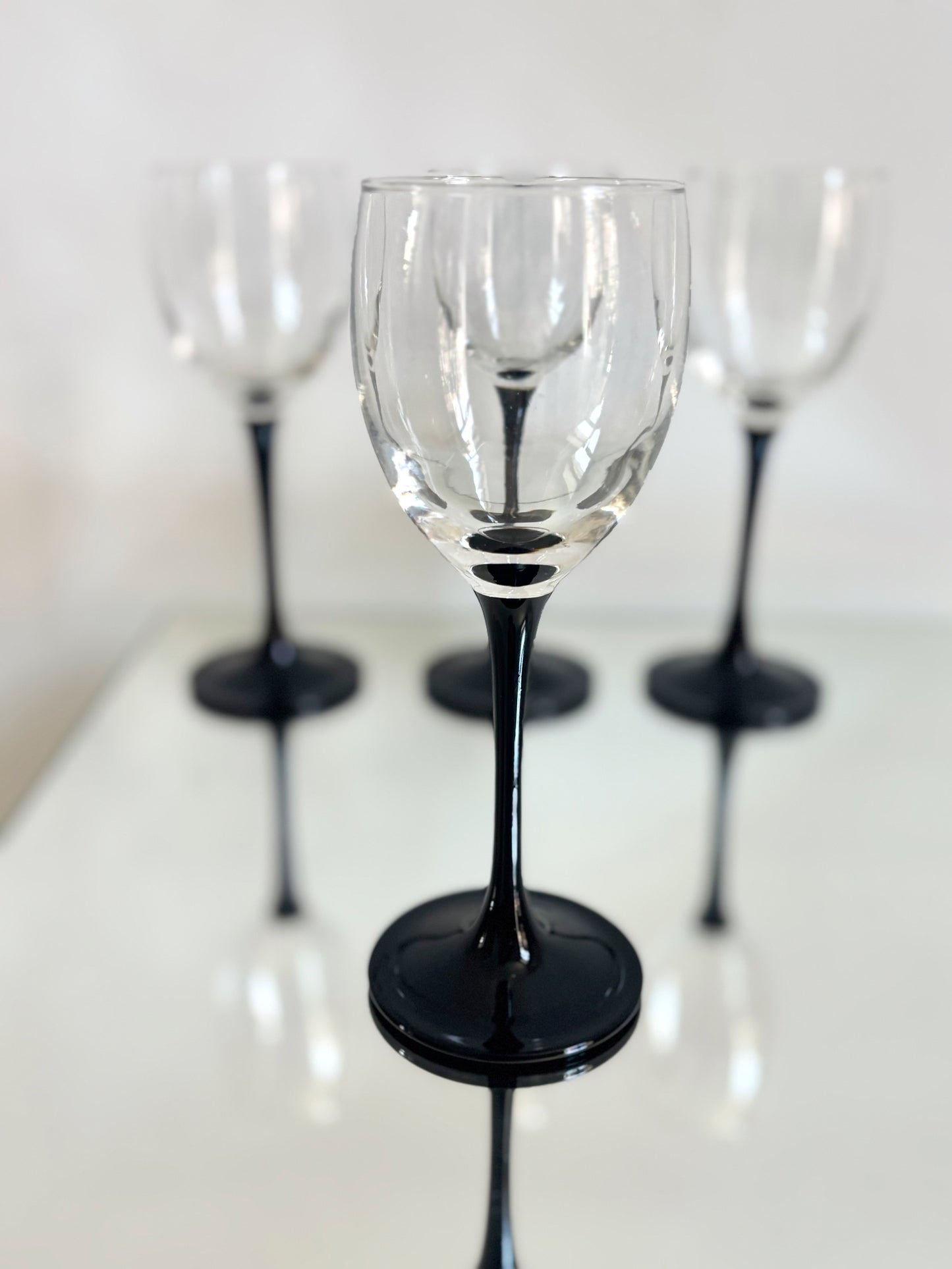 Ensemble de 4 verres à vin Luminarc pieds noirs