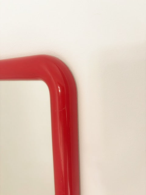 Miroir encadrement plastique rouge Finn