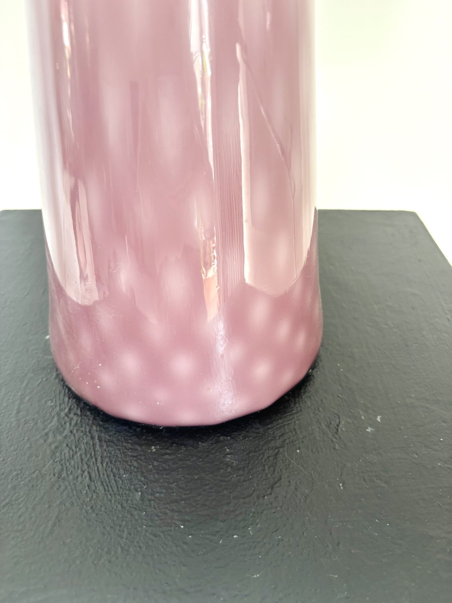 Bouteille en opaline mauve