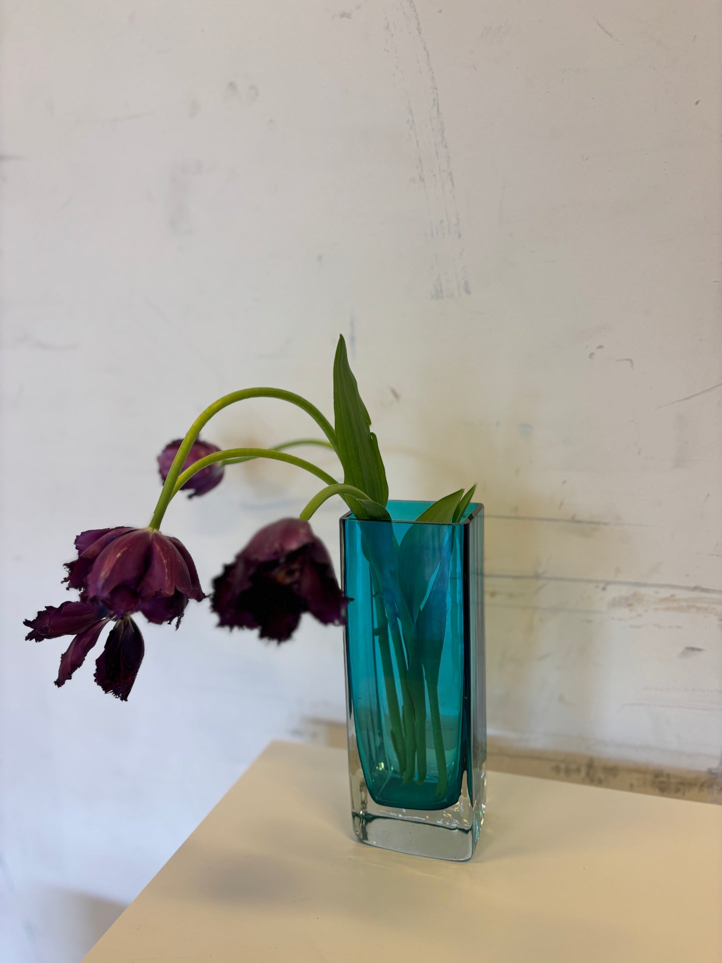 Vase en verre lourd vert d'eau