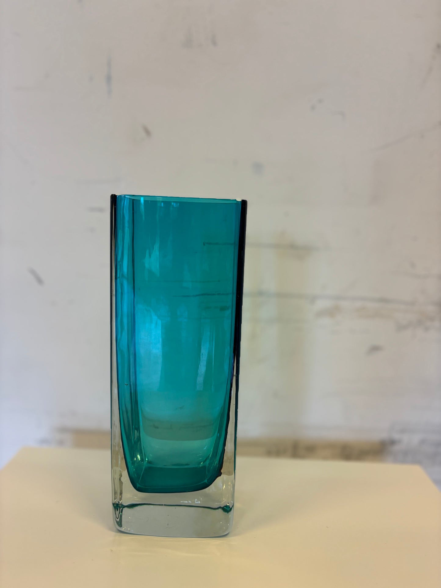 Vase en verre lourd vert d'eau