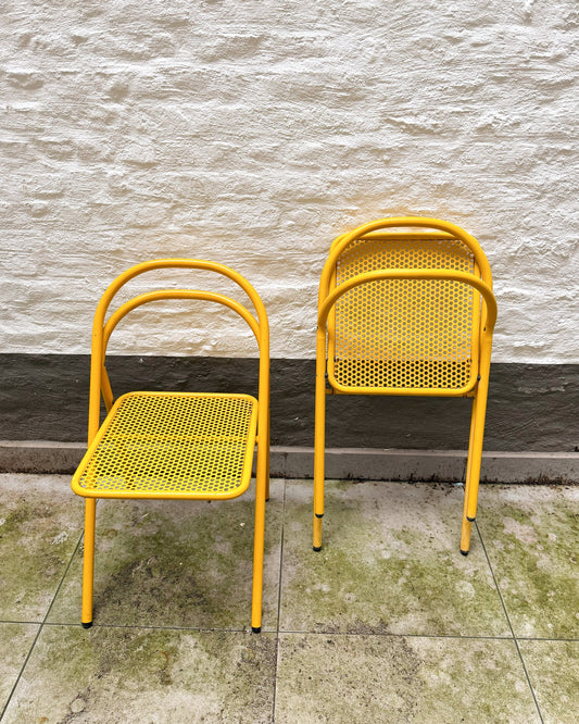 Chaise jaune pliante en métal design italien