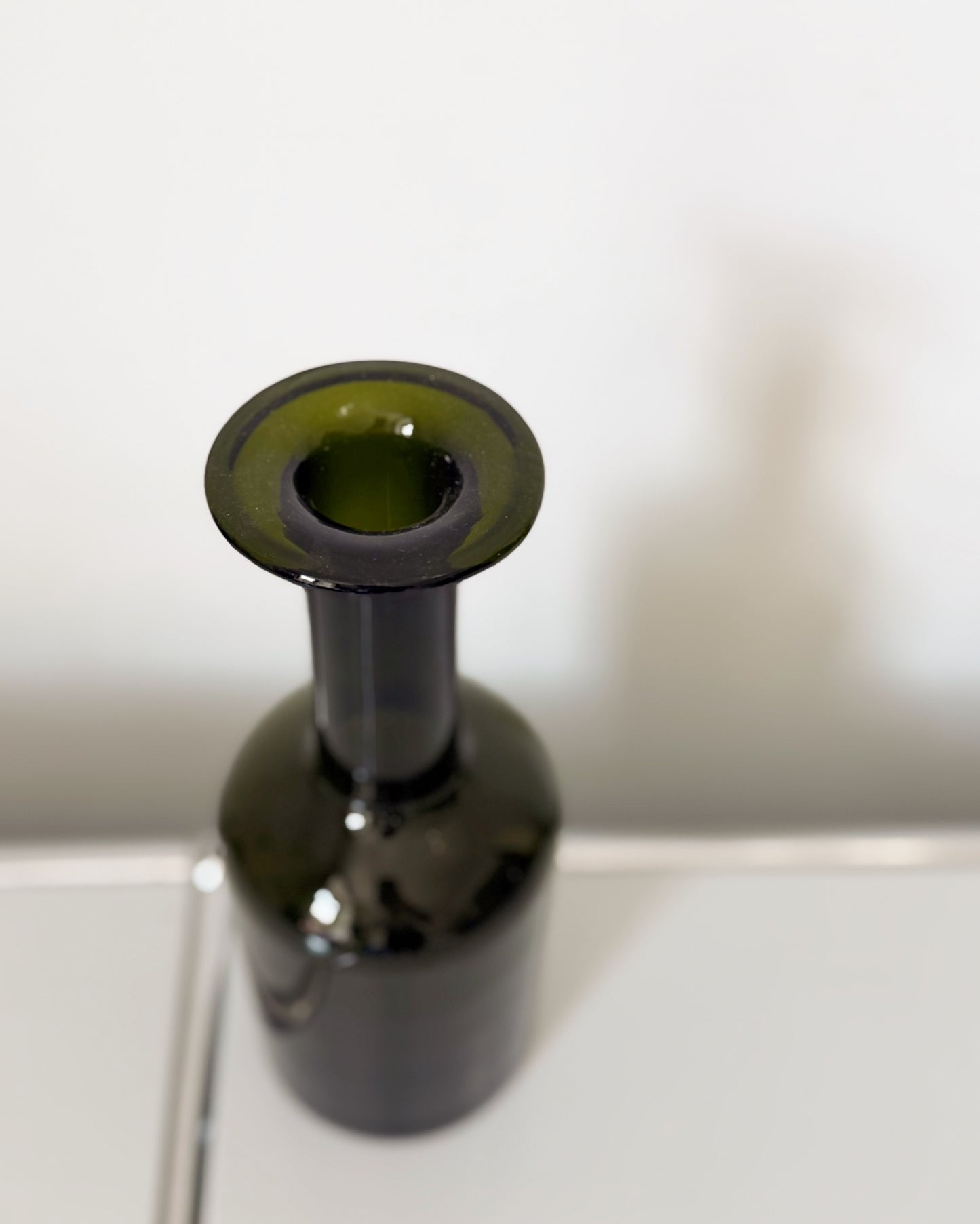 Gulvvase en verre vert Holmegaard par Otto Brauer
