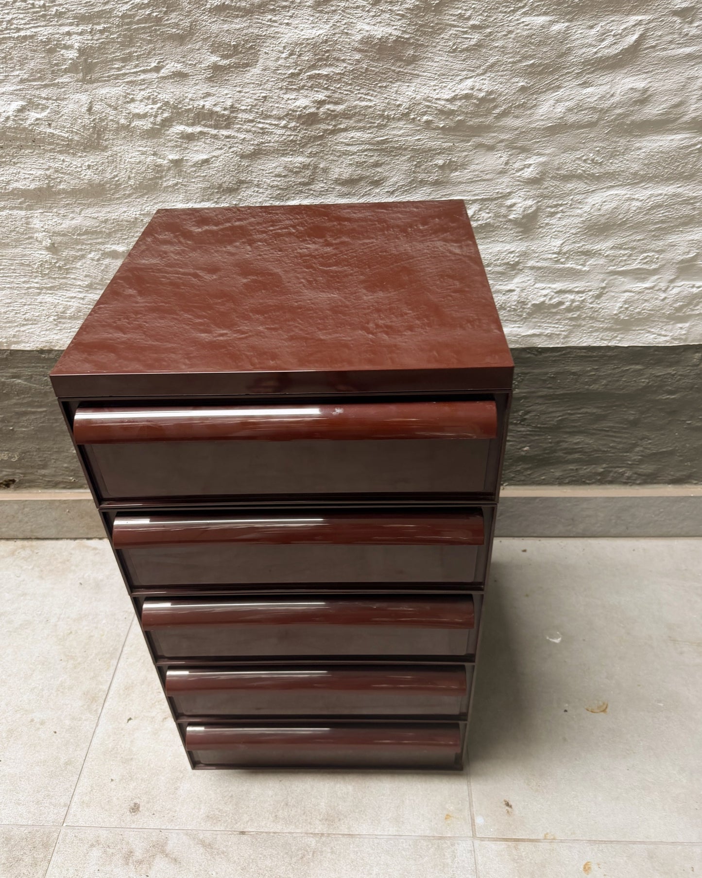 Commode 5 tiroirs brunes Simon Fussell Kartell