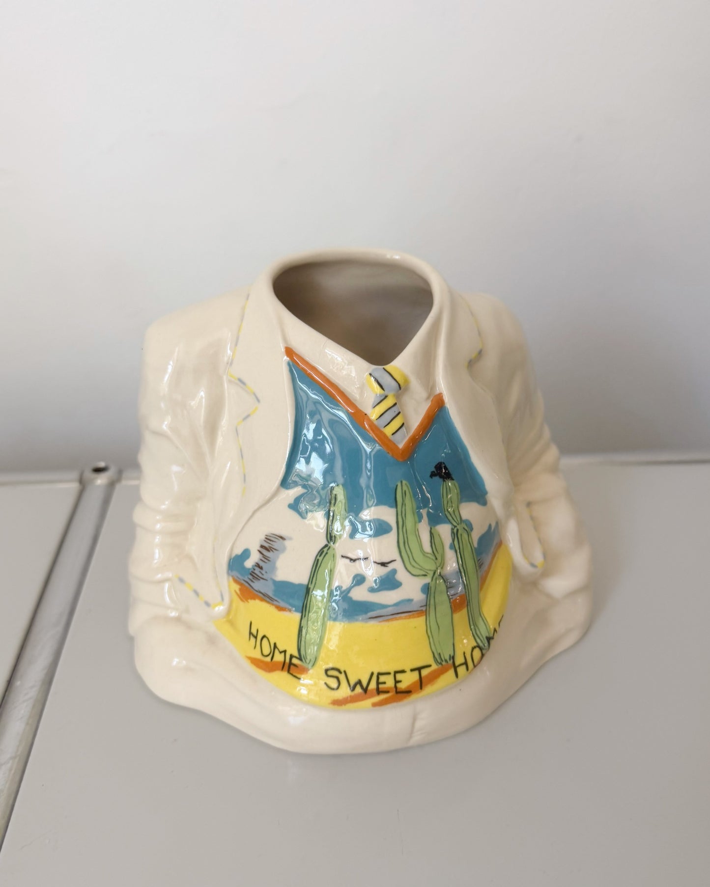 Vase numéroté de la marque Sunshine ceramics par Paul Cardew