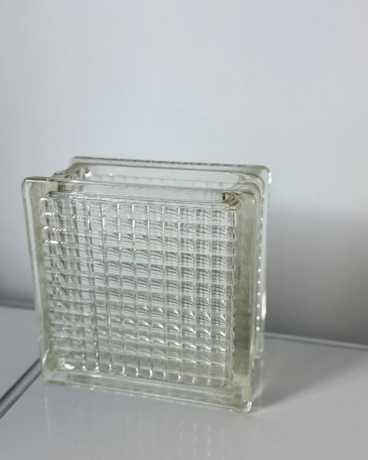 Vase en verre moulé vintage