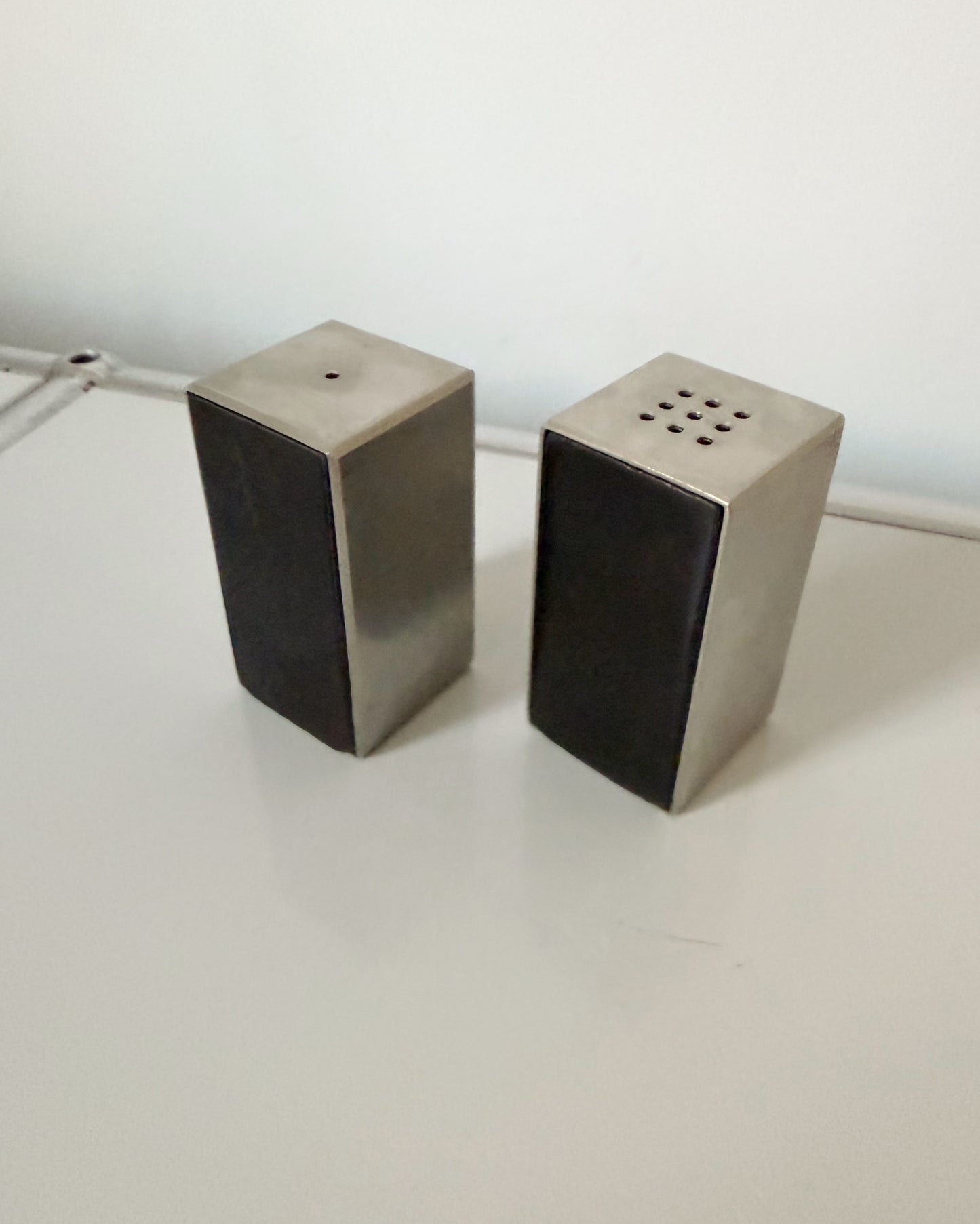 Set Sel et poivre moderniste d'Amboss Neuzeughammer