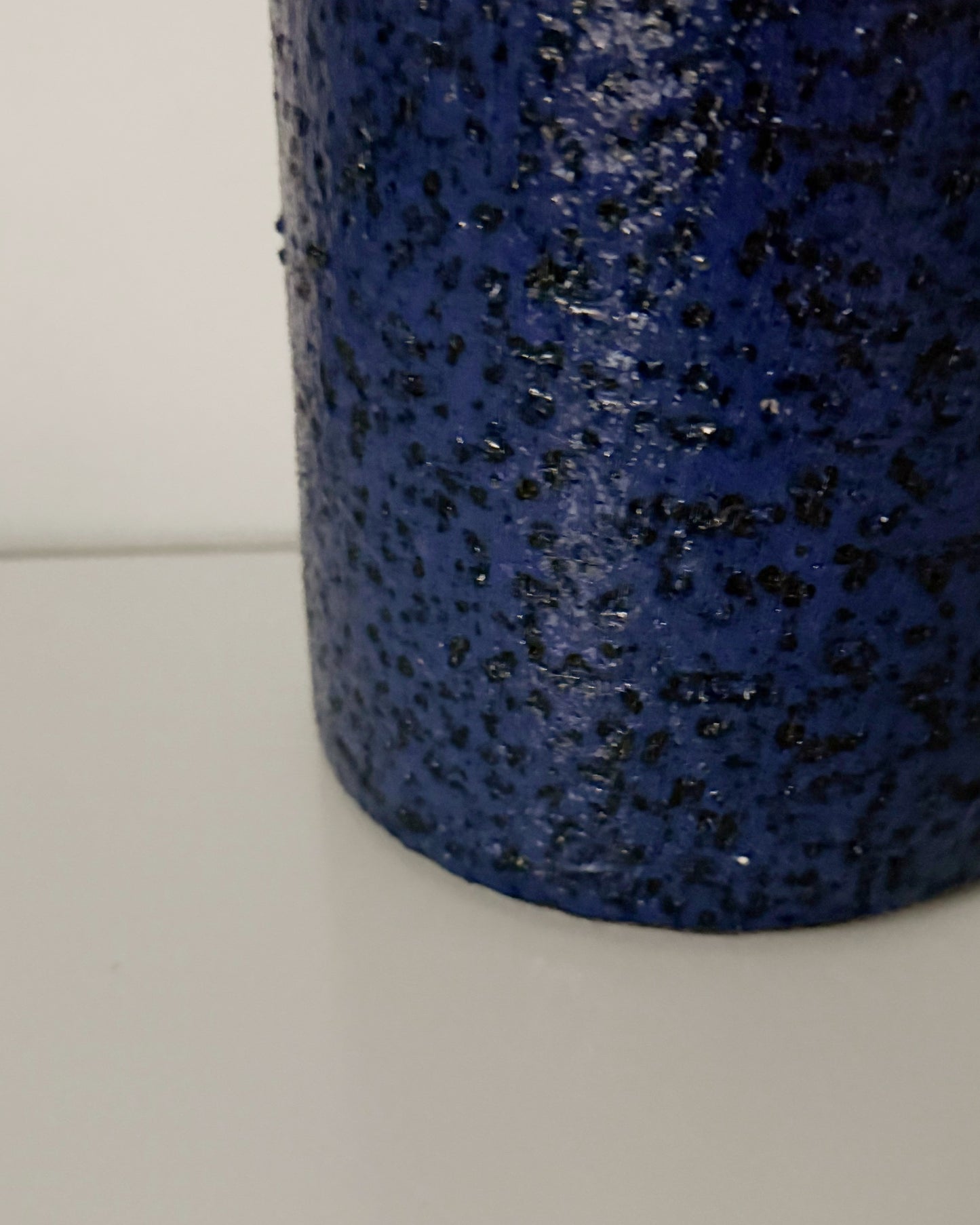 Grand vase cylindrique en céramique de type fat lava 1960