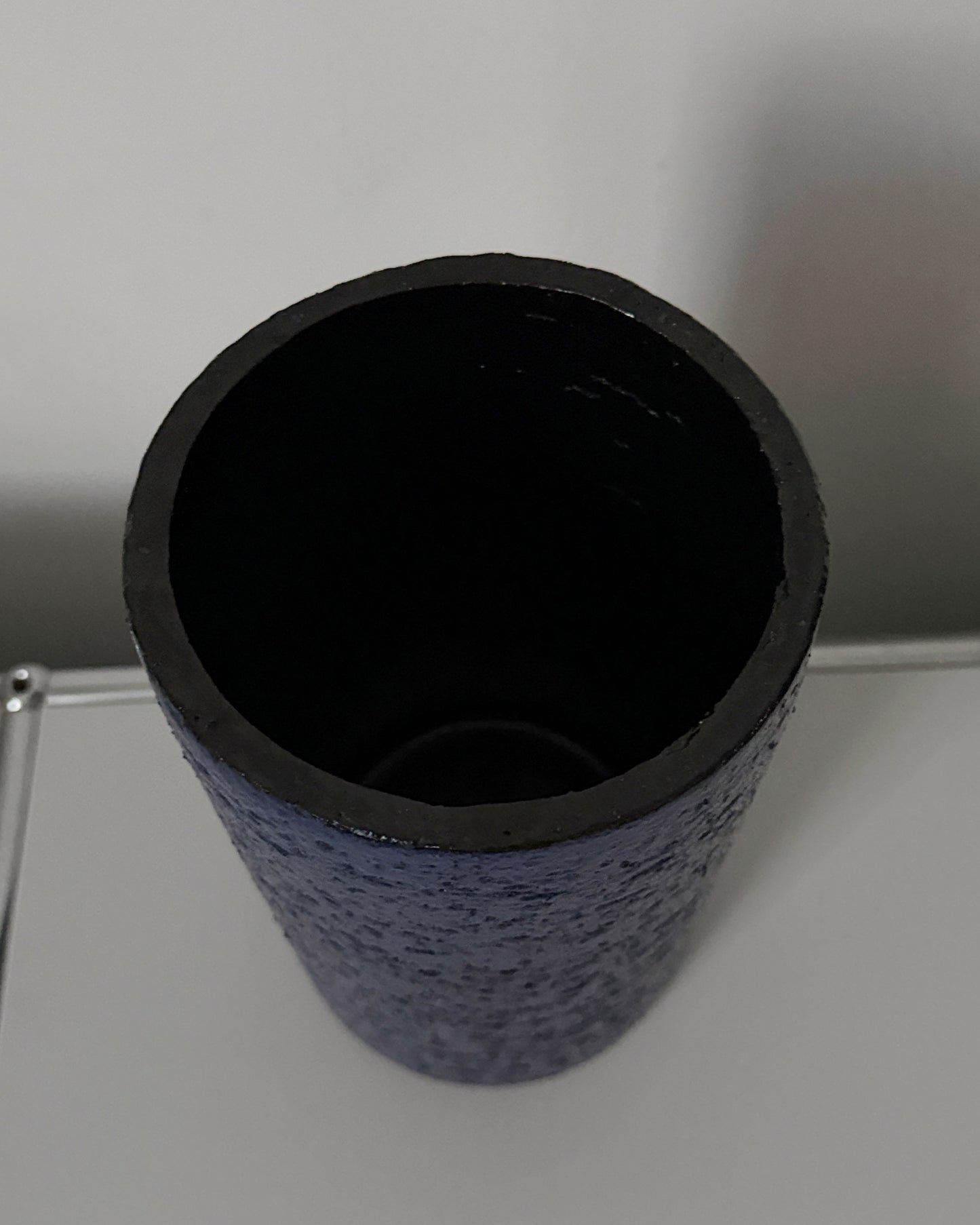 Grand vase cylindrique en céramique de type fat lava 1960