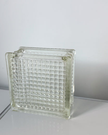 Vase en verre moulé vintage