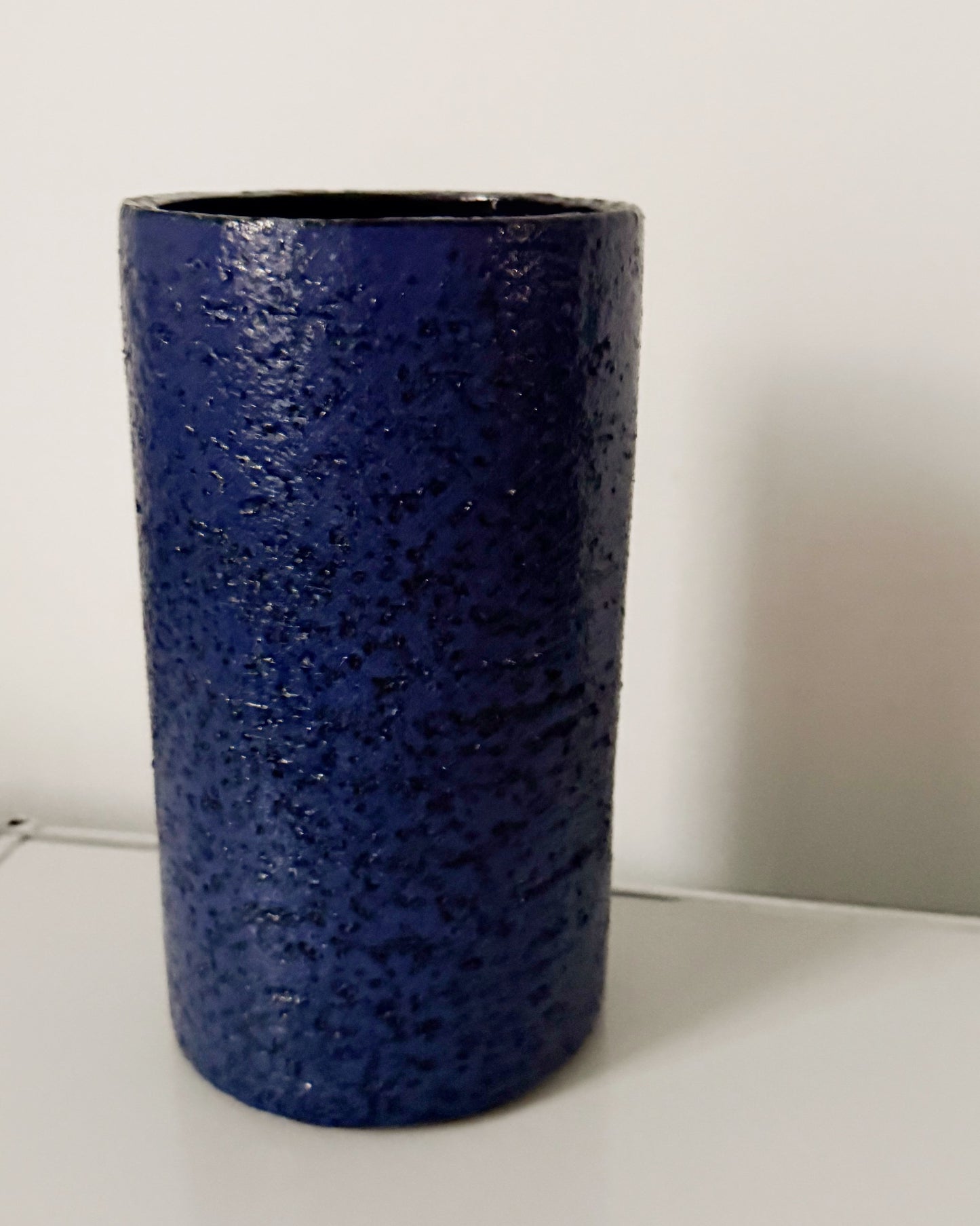 Grand vase cylindrique en céramique de type fat lava 1960