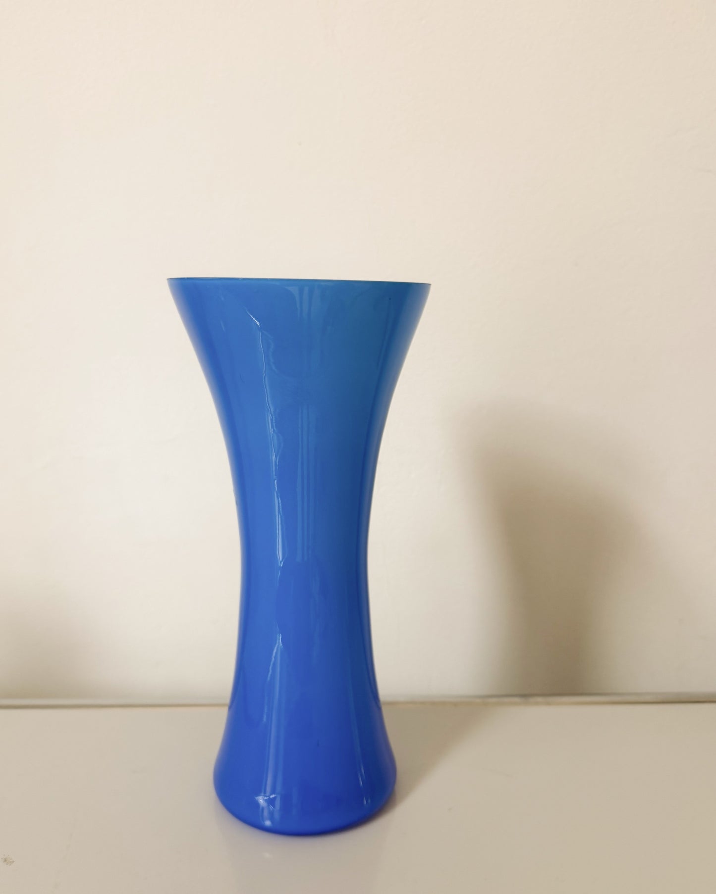 Vase en opaline bleu cobalt Empoli