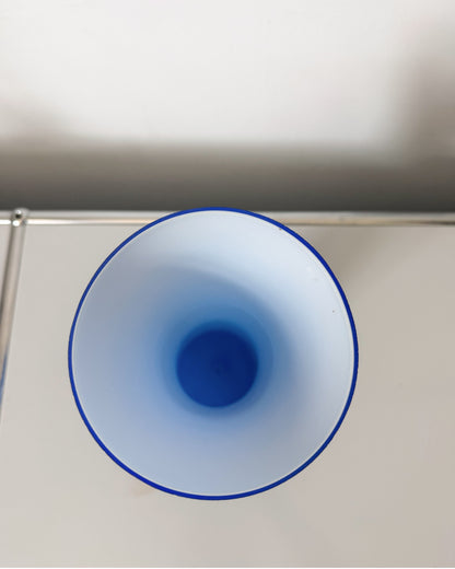 Vase en opaline bleu cobalt Empoli