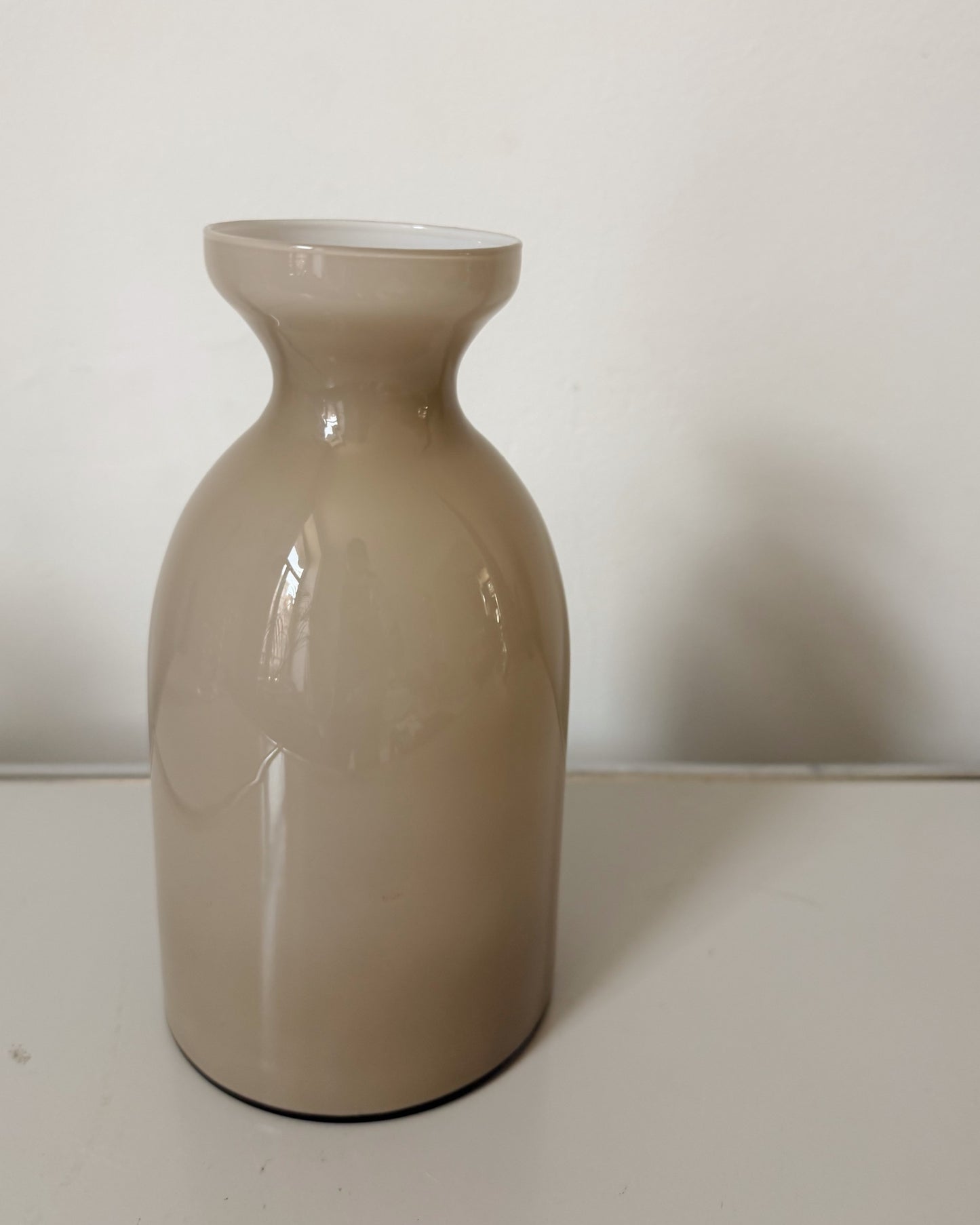 Vase en opaline de Florence dégradé de brun