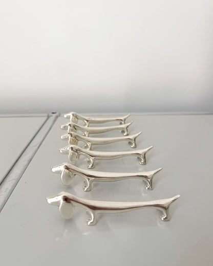 Ensemble de 6 porte couteaux teckel 1970 plaqués argent