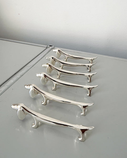 Ensemble de 6 porte couteaux teckel 1970 plaqués argent