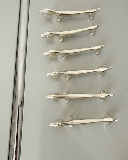 Ensemble de 6 porte couteaux teckel 1970 plaqués argent