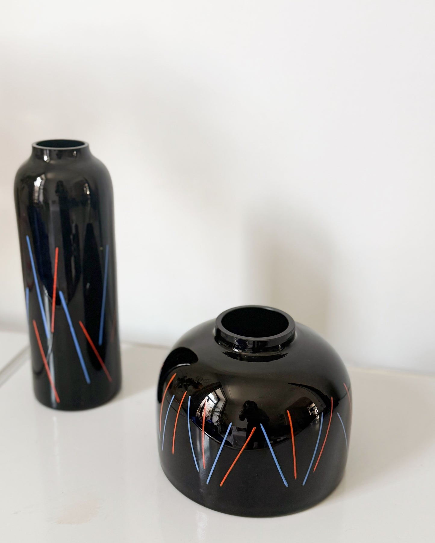 Haut vase en verre hyalite noir Ikea 1988 par Marcela VOSMIKOVA
